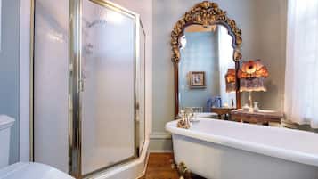 The Chatelaine Suite | Bathroom