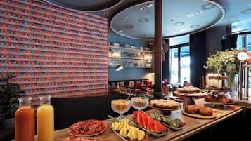 Daily buffet breakfast (EUR 14 per person)