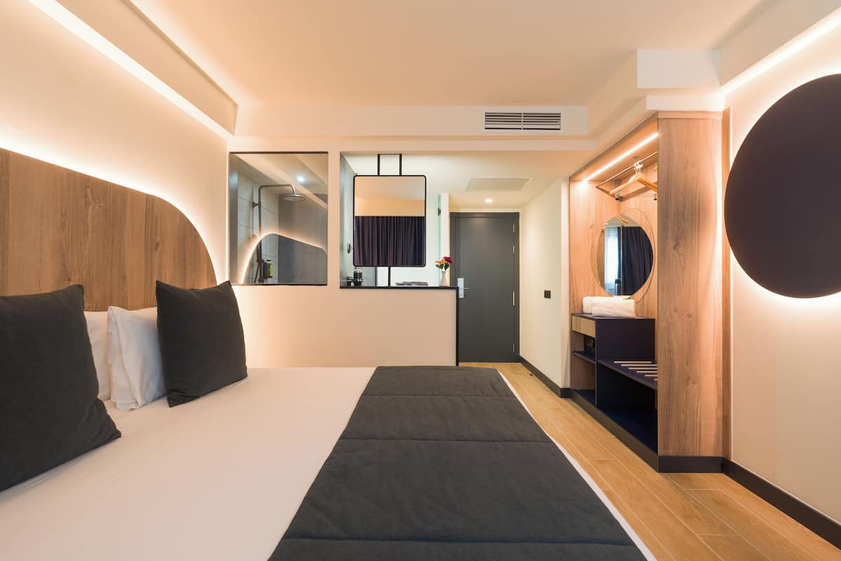 Quarto clássico, vista para o mar | Frigobar, escrivaninha, espaço de trabalho para notebook