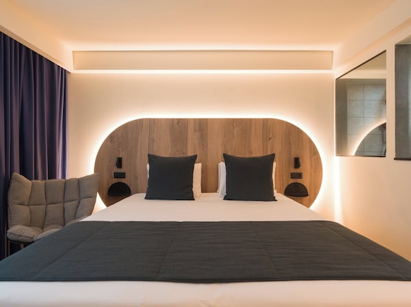 Chambre Classique, vue mer | Minibar, bureau, espace de travail pour ordinateur portable