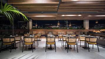 Colazione a buffet a pagamento, servita tutte le mattine