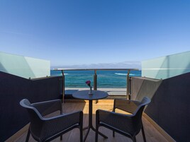 Superior Room, Sea View | Minibar, desk, laptop workspace, free WiFi