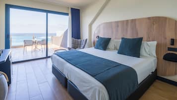 Minibar, escritorio, espacio para trabajar con laptop y wifi gratis