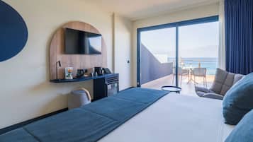 Camera Superior, vista mare | Minibar, una scrivania, postazione laptop, Wi-Fi gratuito