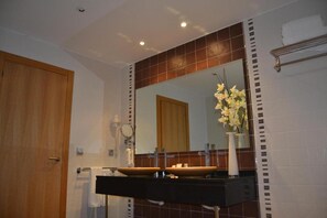 Free toiletries, hair dryer, bidet, towels