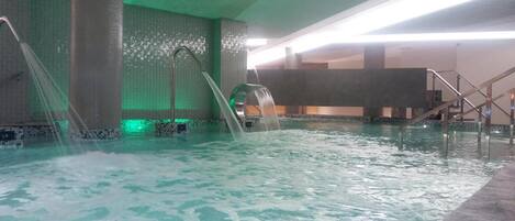 Pool waterfall
