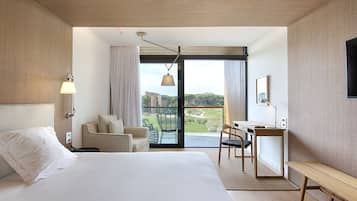 1 bedroom, premium bedding, minibar, in-room safe