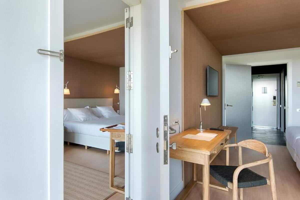 1 bedroom, premium bedding, minibar, in-room safe