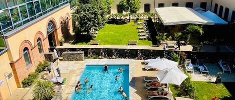 Outdoor pool, pool loungers