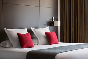 In-room safe, laptop workspace, soundproofing, free WiFi
