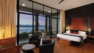 Premium bedding, minibar, in-room safe, desk