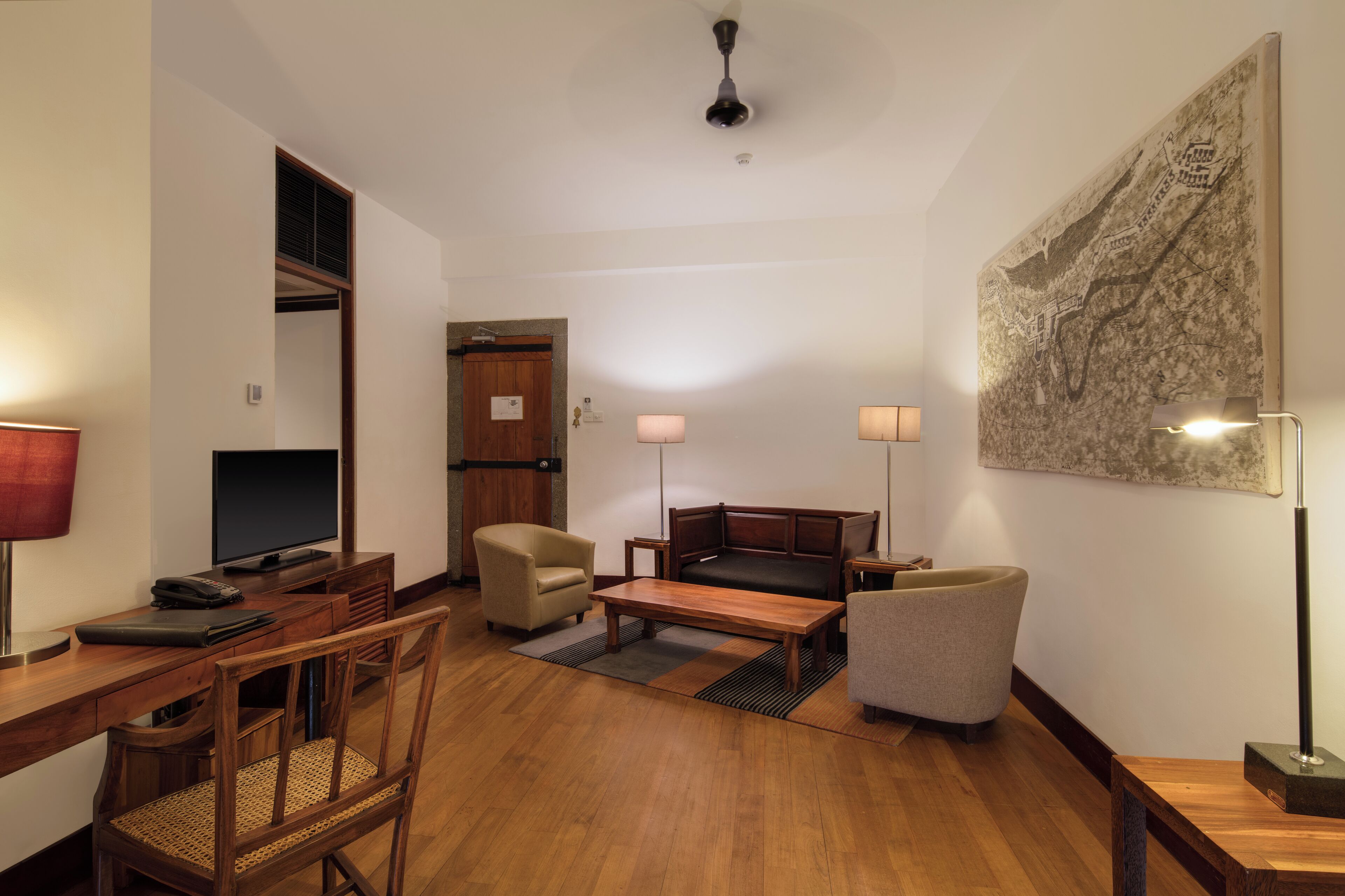 suite | 1 bedroom, premium bedding, minibar, in-room safe