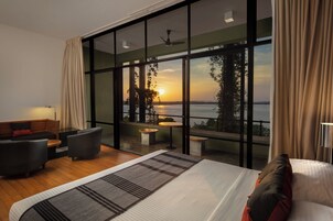 Ropa de cama de alta calidad y minibar 