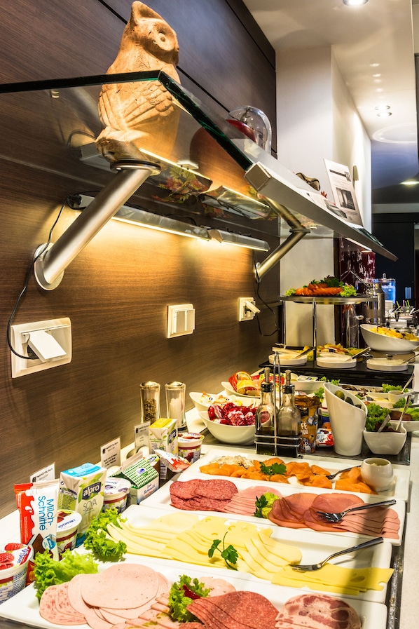 Daily buffet breakfast for a fee