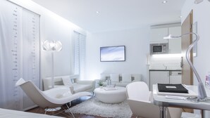 Deluxe Double Room Studio | Private kitchen | Coffee/tea maker - La Cour des Augustins (Geneva)