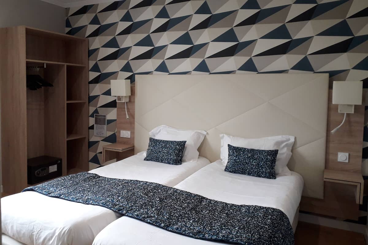Chambre Standard avec lits jumeaux | 16 chambres, coffres-forts dans les chambres, décoration personnalisée