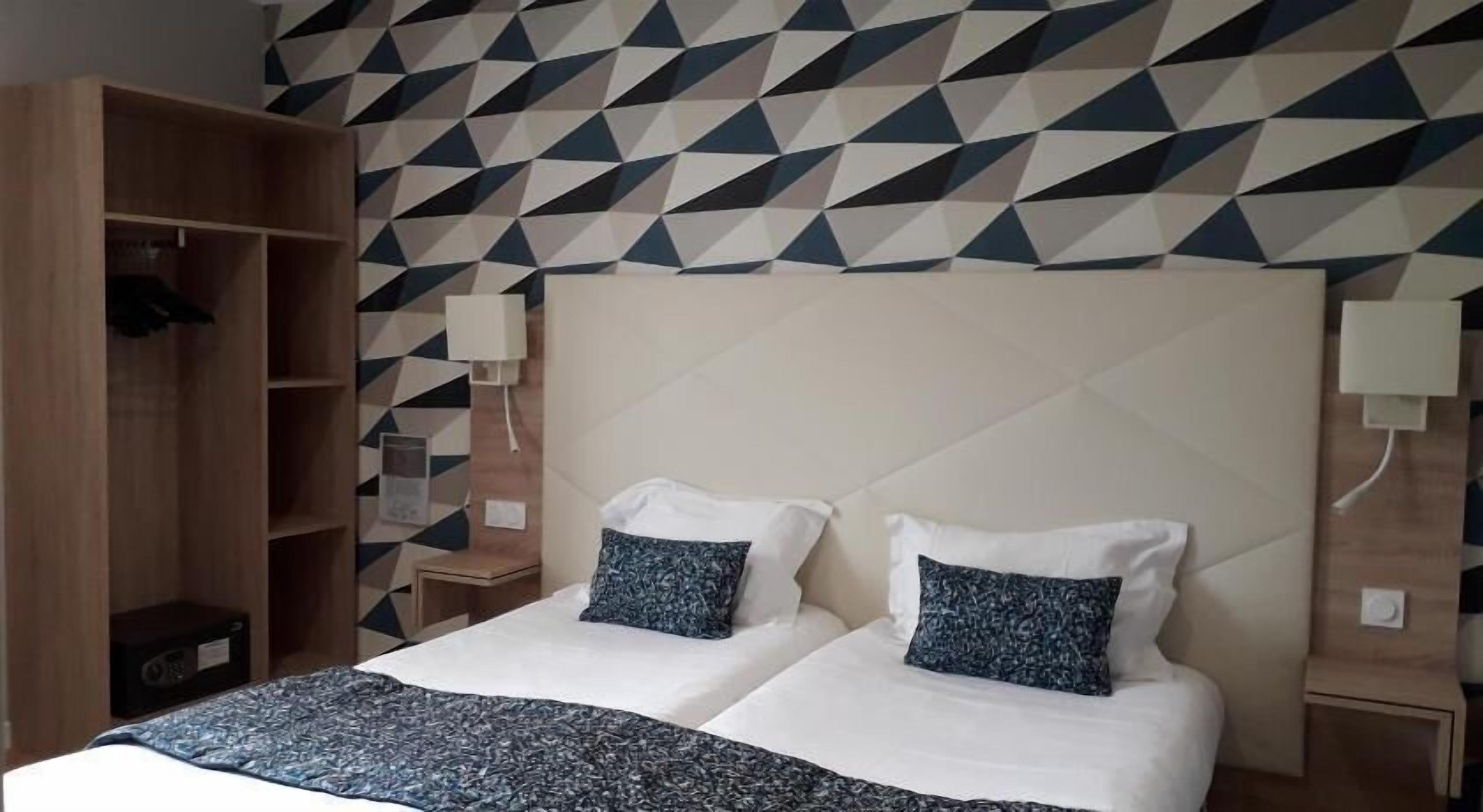 16 bedrooms, in-room safe, individually decorated