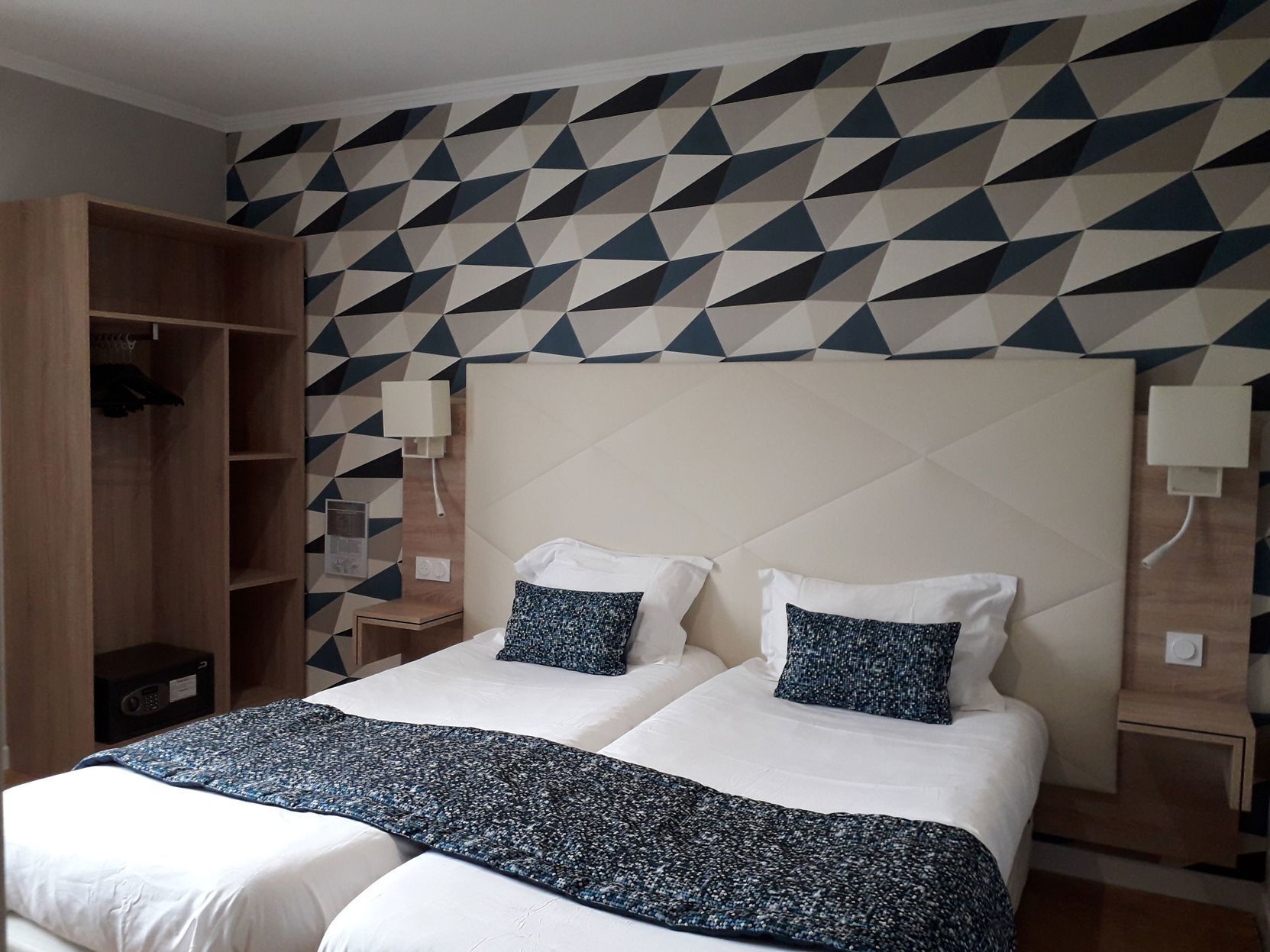 16 bedrooms, in-room safe, individually decorated