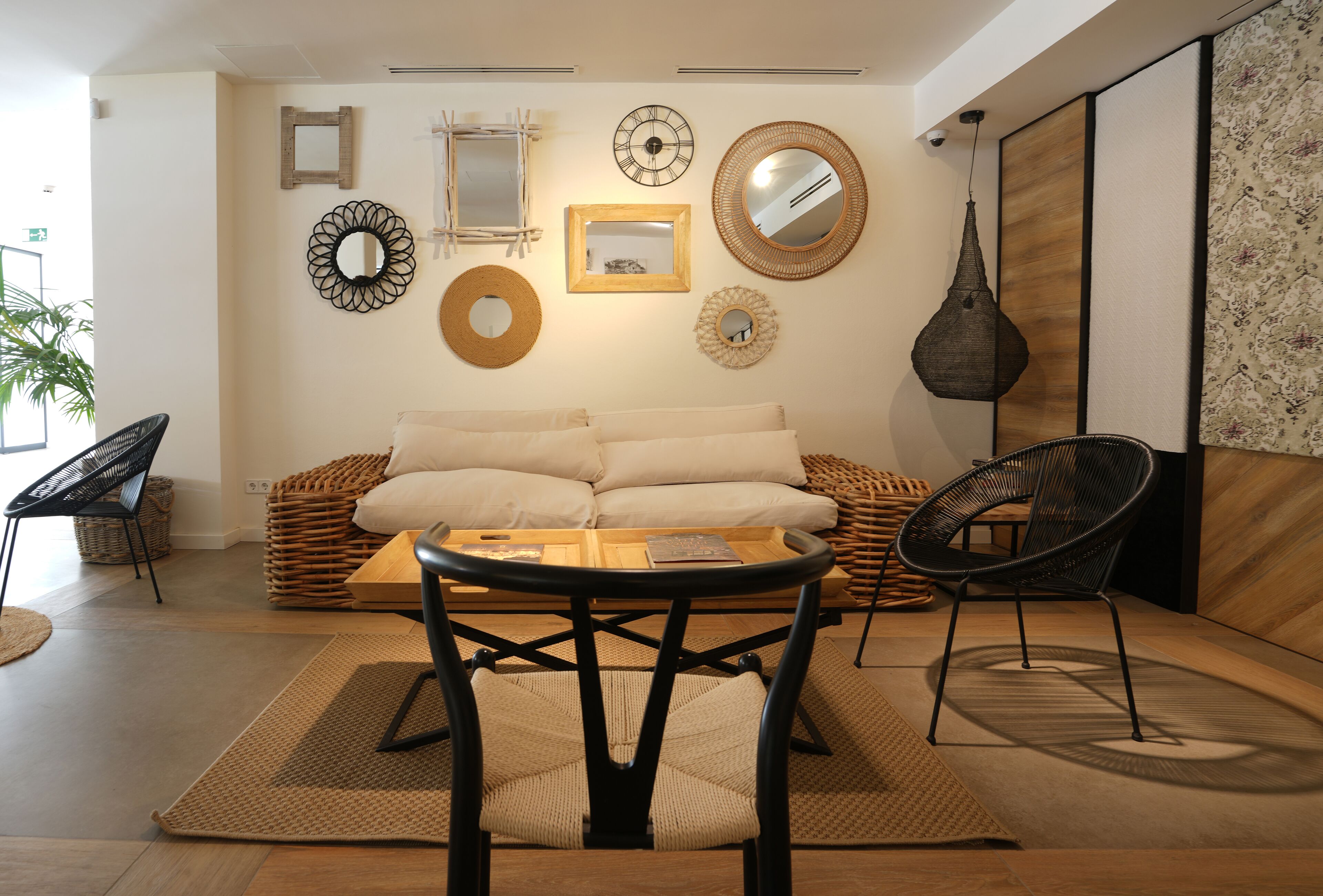 32-inch lcd tv with satellite channels, tv