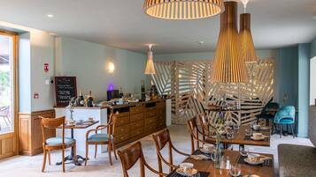 Daily buffet breakfast (EUR 18 per person)