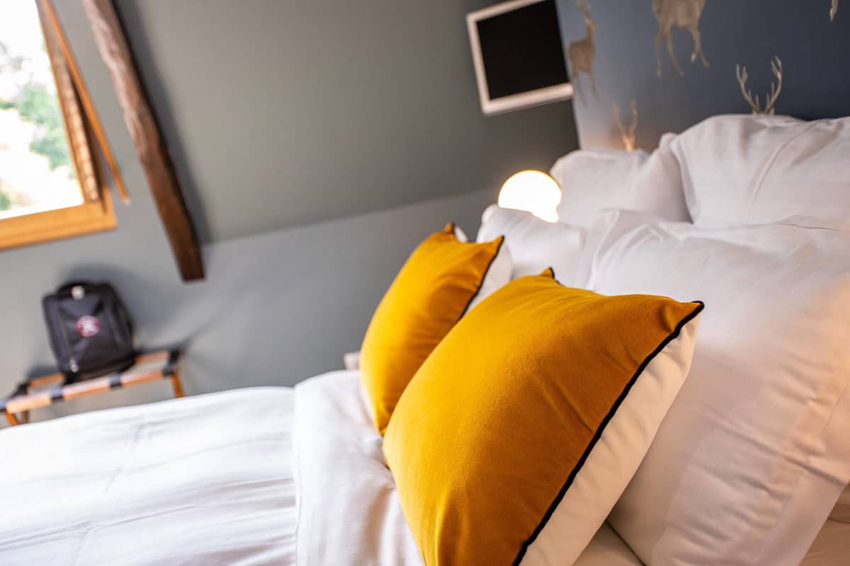 basic room | desk, rollaway beds, free wifi, bed sheets