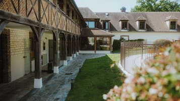 Fachada de la propiedad