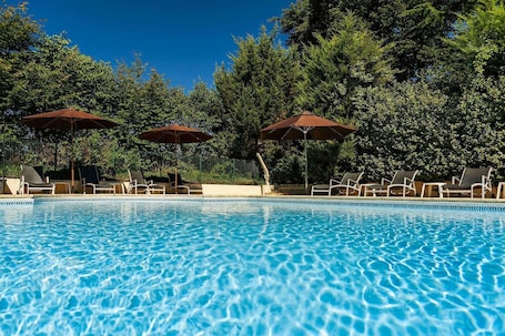 Seasonal outdoor pool, sun loungers