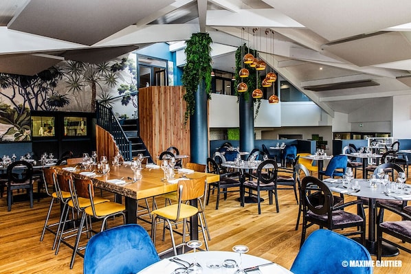 Lunch, dinner served; French cuisine, garden views
