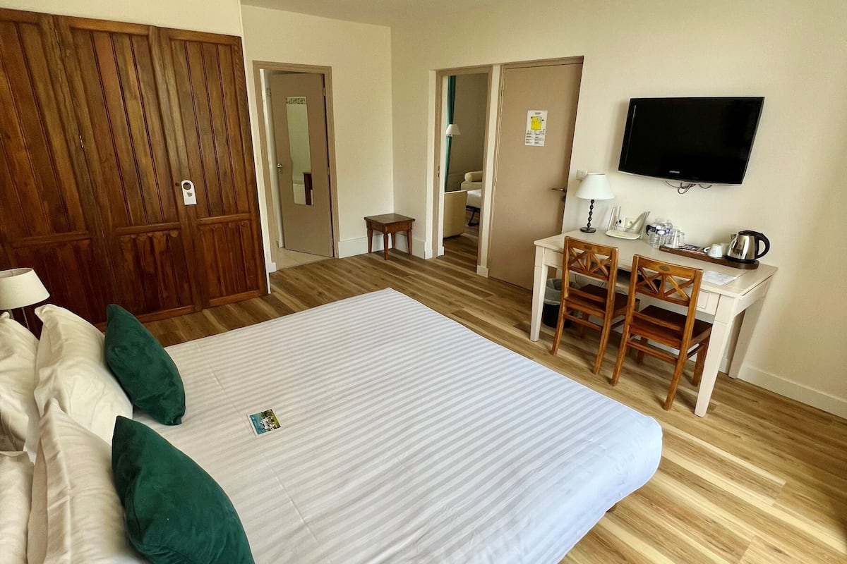 Family Room | 2 bedrooms, premium bedding, in-room safe, desk