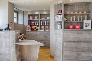 Sauna, steam room, body treatments, body wraps, body scrubs, facials