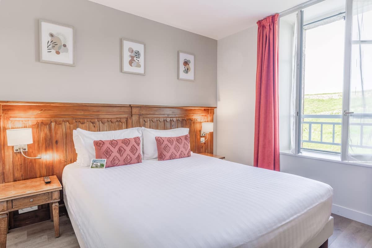 Classic Double Room | 2 bedrooms, premium bedding, in-room safe, desk