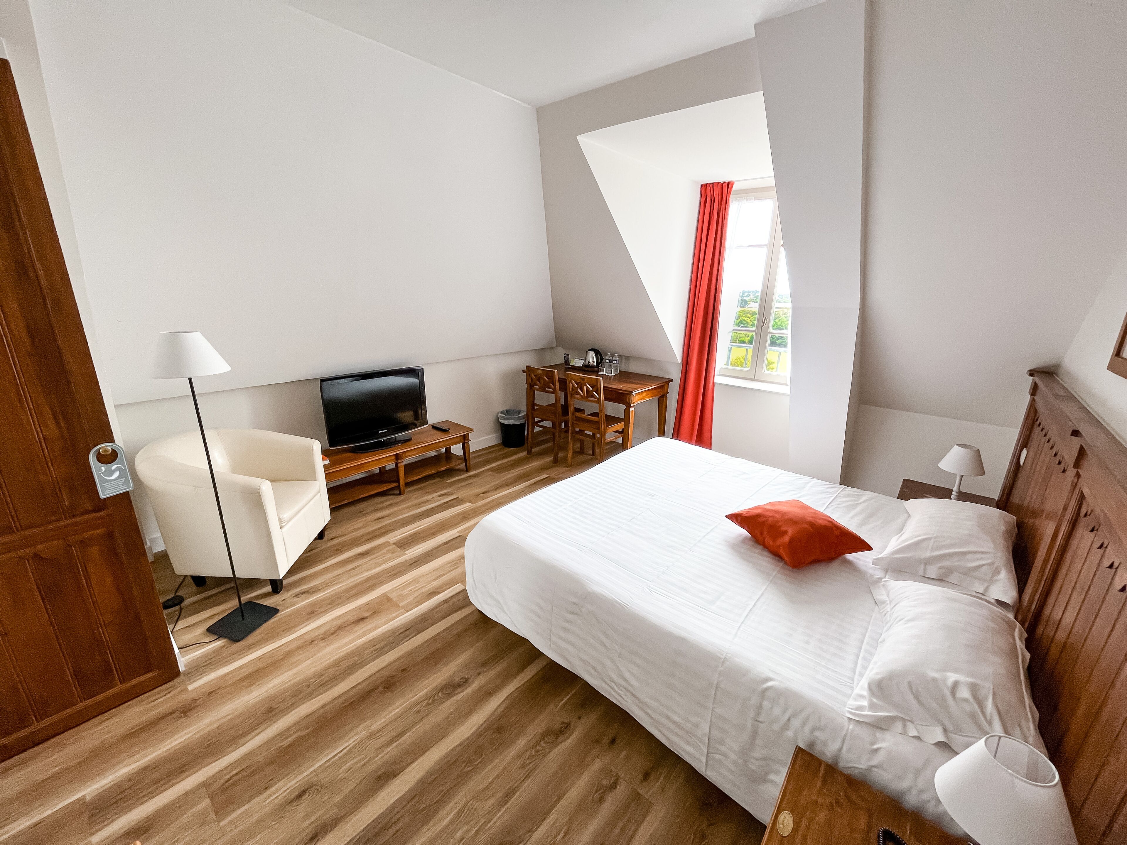 superior double room, bay view | premium bedding, in-room safe, desk, soundproofing