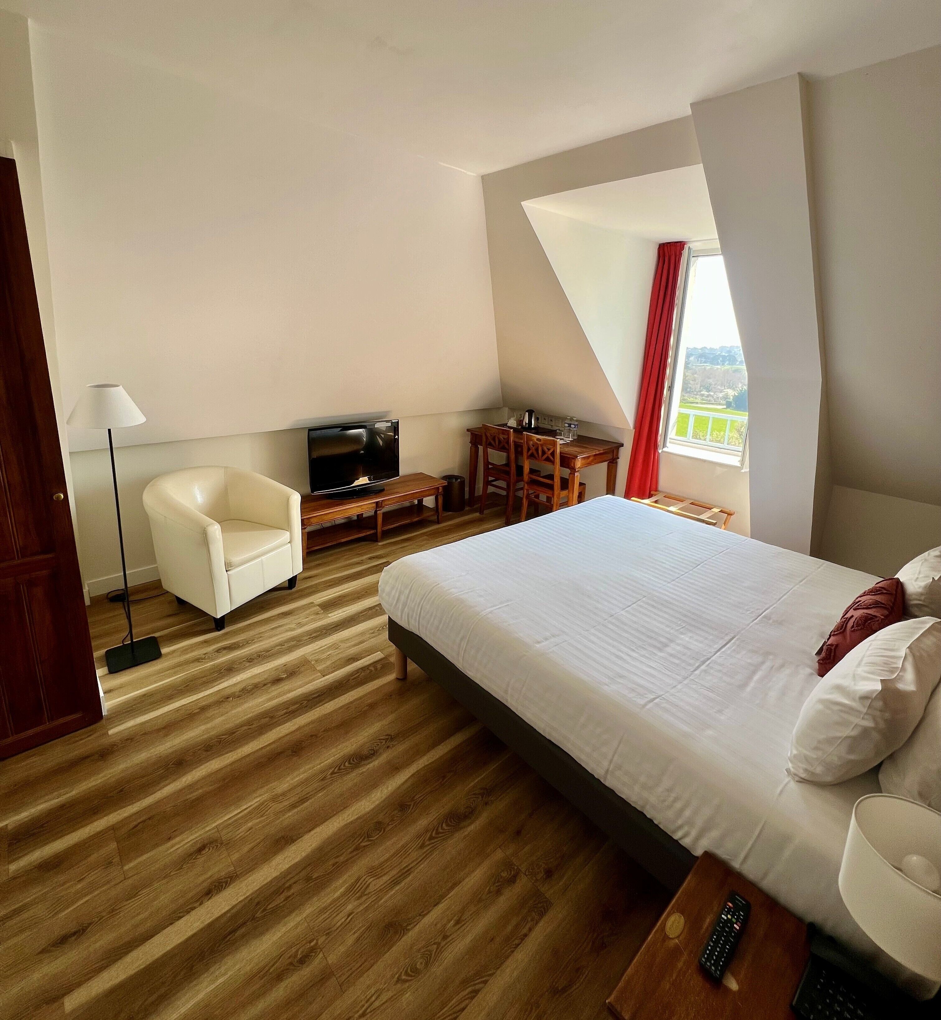 Superior Double Room, Bay View | Premium bedding, in-room safe, desk, soundproofing