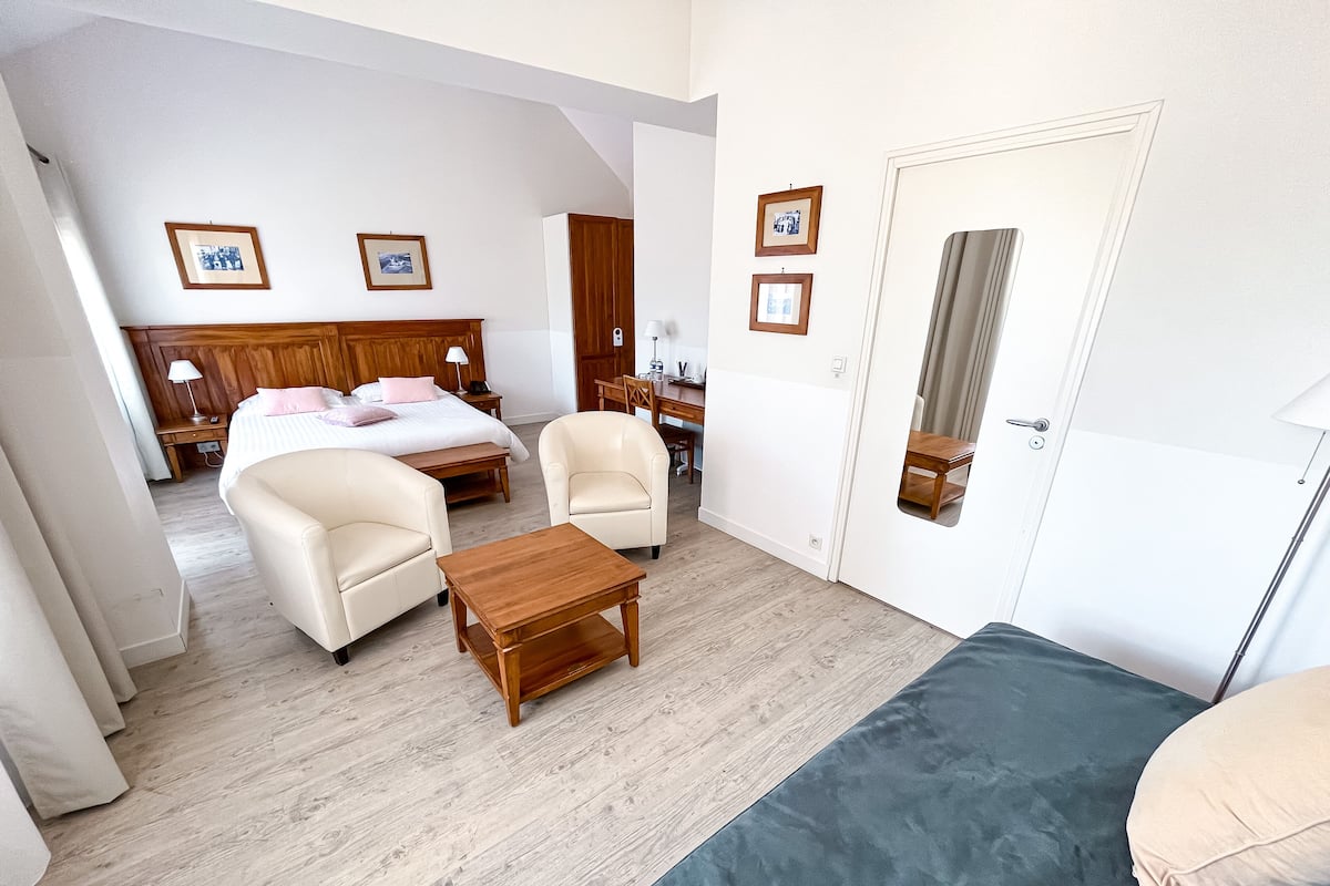 Junior Suite, Terrace, Garden View | 2 bedrooms, premium bedding, in-room safe, desk