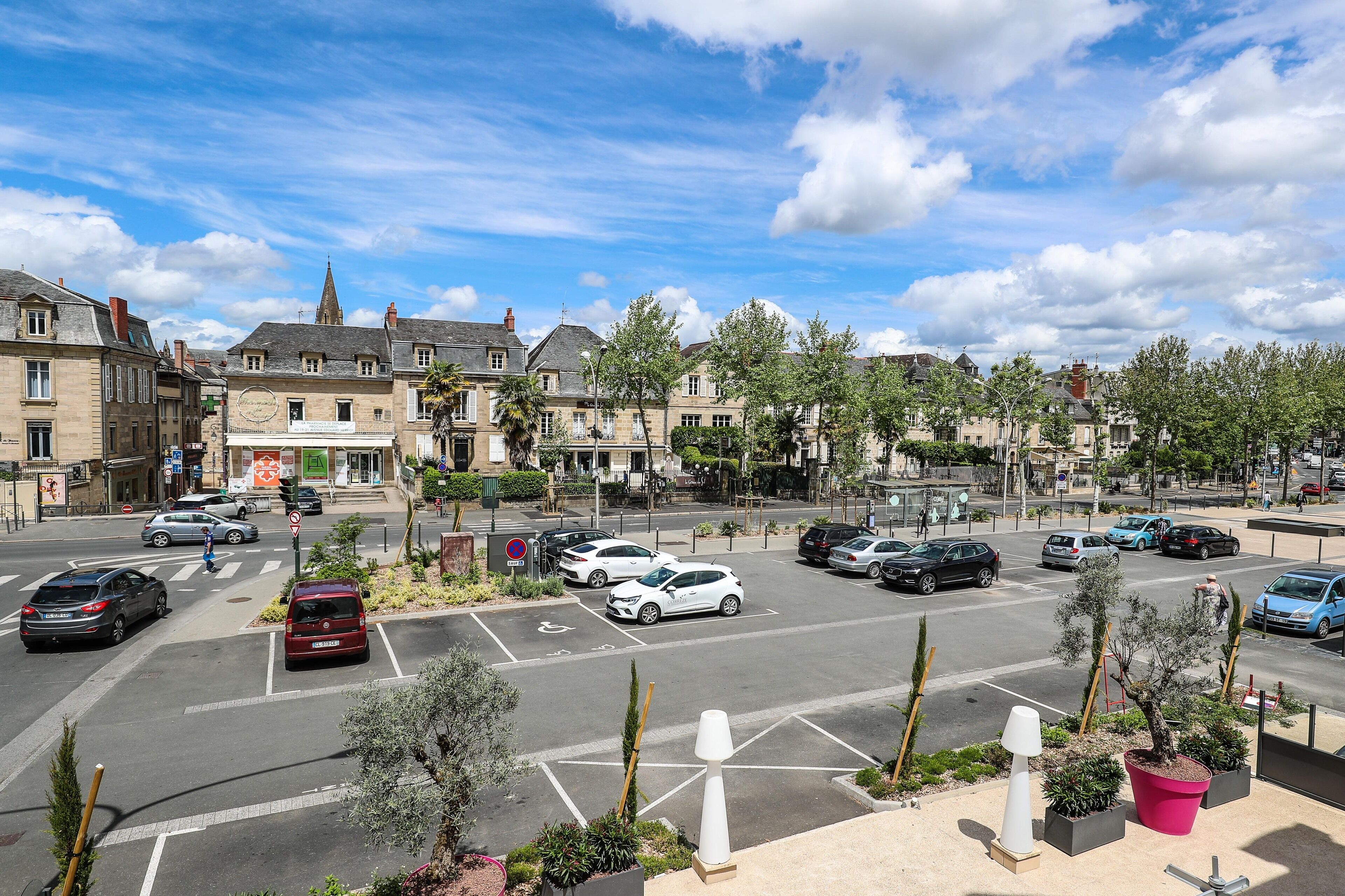 triple room | desk, soundproofing, free cots/infant beds, free wifi