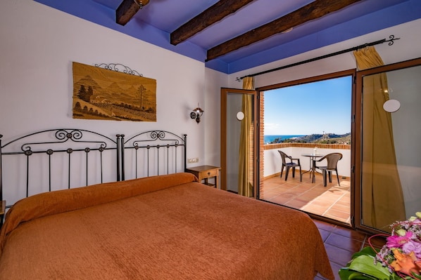 Double Room, Terrace | Minibar, in-room safe, desk, blackout drapes - Hotel Rural Almazara (Frigiliana)