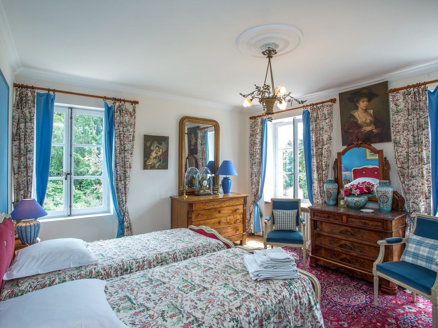 Appartement, salle de bains attenante, vue jardin (Villemorin)