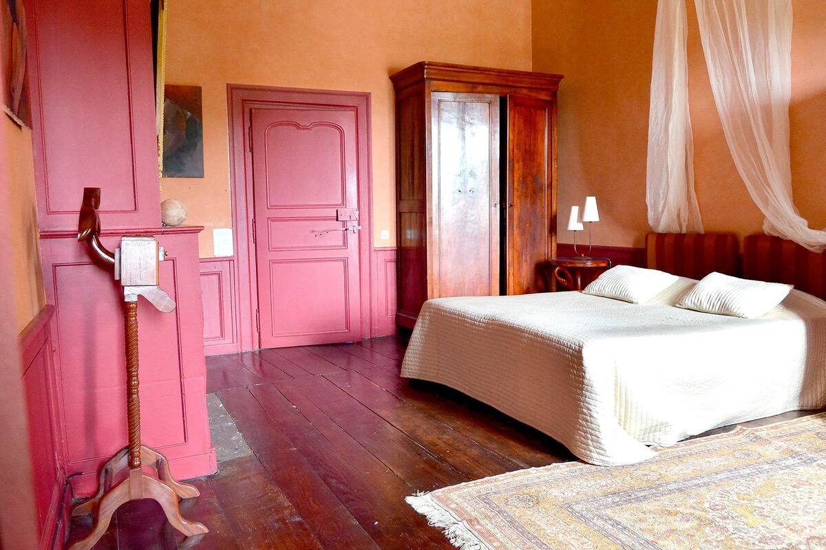 Chambre Double ou avec lits jumeaux (Grace de Monaco) | Rideaux occultants, Wi-Fi gratuit, décoration personnalisée