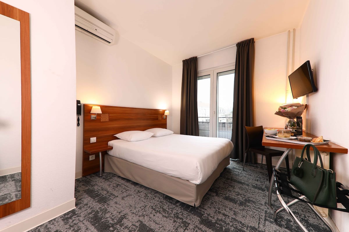 Comfort Double Room | Een bureau, een laptopwerkplek, gratis wifi, beddengoed