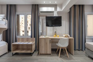 Family Room | Premium bedding, in-room safe, desk, laptop workspace - Piraeus City Hotel (Piraeus)