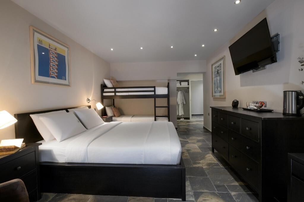 Premium bedding, in-room safe, desk, laptop workspace