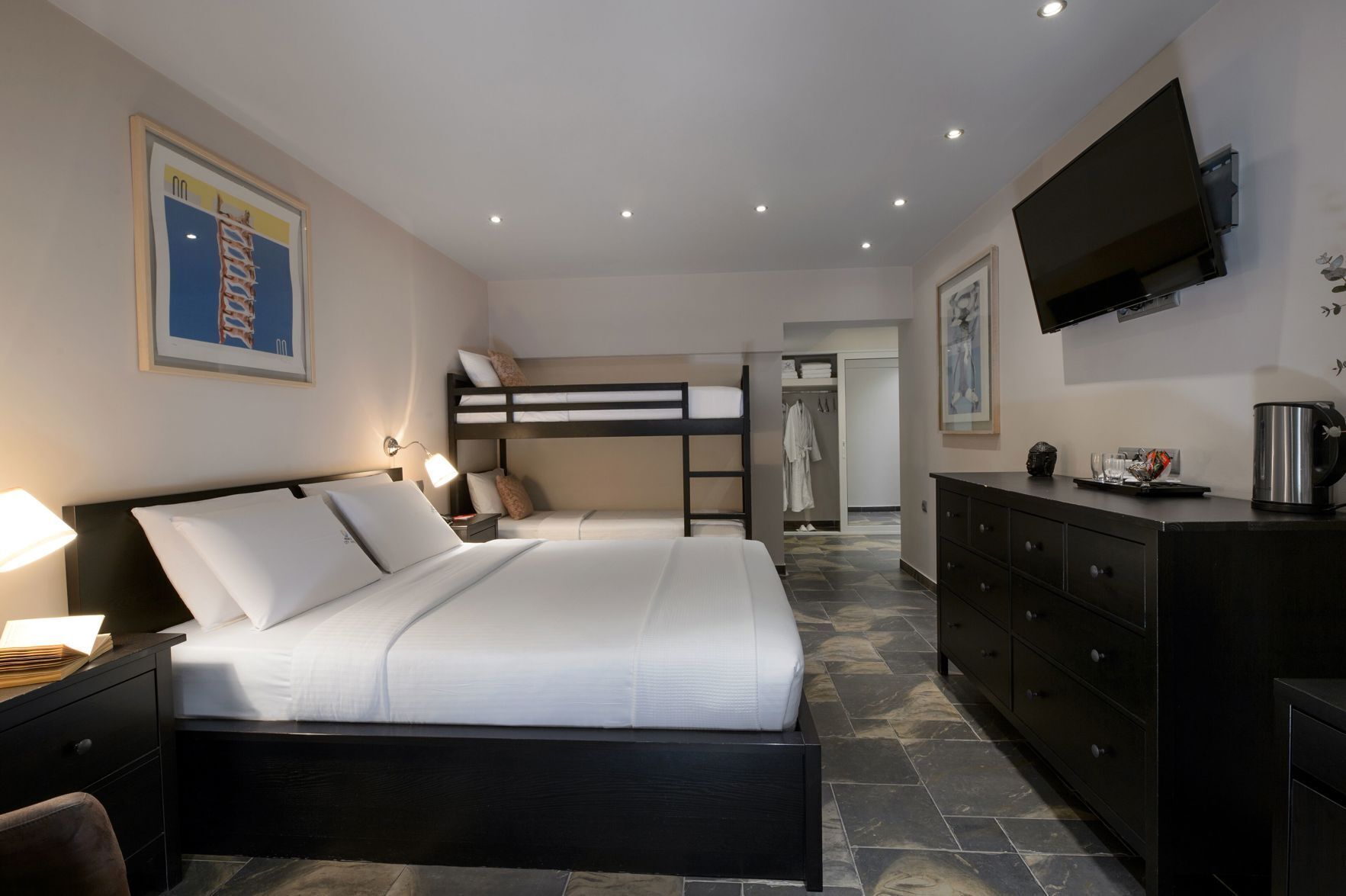 Premium bedding, in-room safe, desk, laptop workspace