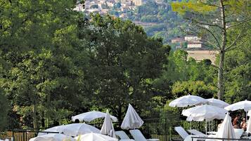 Piscine extérieure (ouverte en saison)