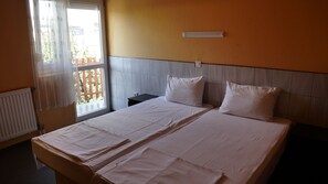 Standard Double or Twin Room | Blackout drapes, iron/ironing board, free WiFi, bed sheets - ATTILA HOTEL BUDAPEST (Budapest)