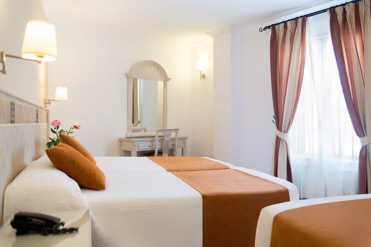 Hochwertige Bettwaren, Daunenbettdecken, Select-Comfort-Betten, Minibar