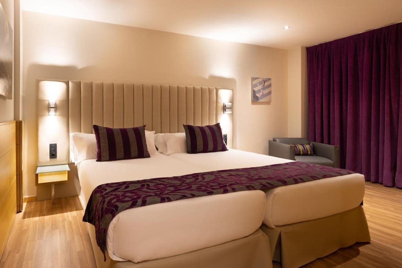 Minibar, in-room safe, individually decorated, individually furnished