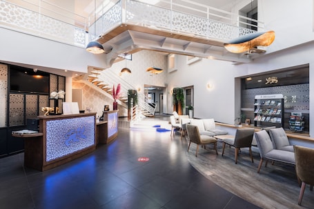 前台. 原创精品金狮酒店