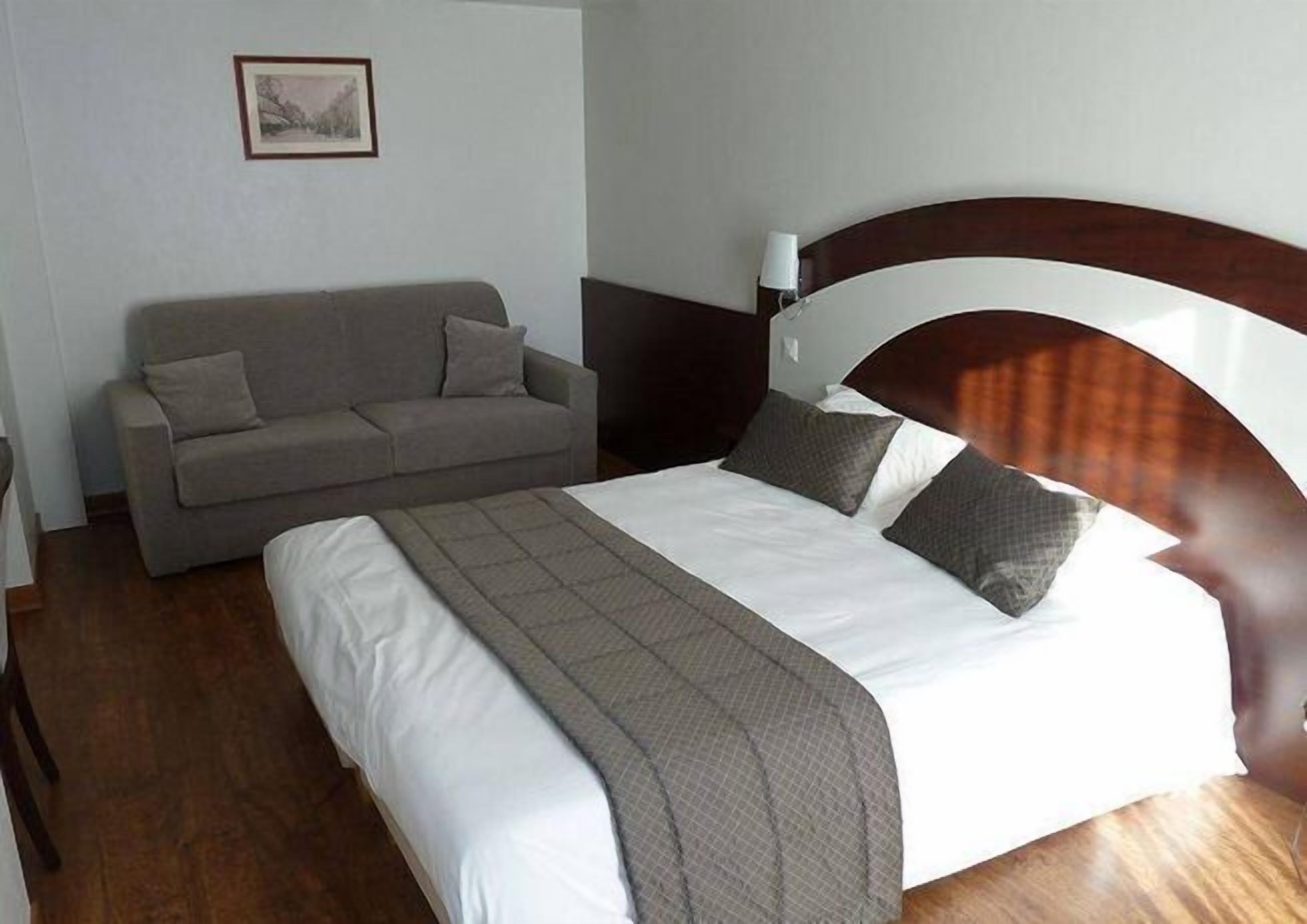 In-room safe, desk, soundproofing, cribs/infant beds