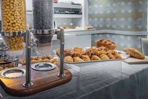 Daily continental breakfast for a fee