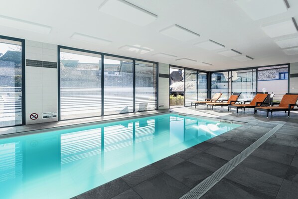 Indoor pool, pool loungers